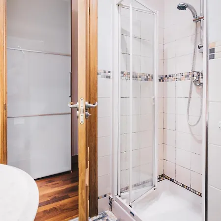 Daire Haizean By People San Sebastián