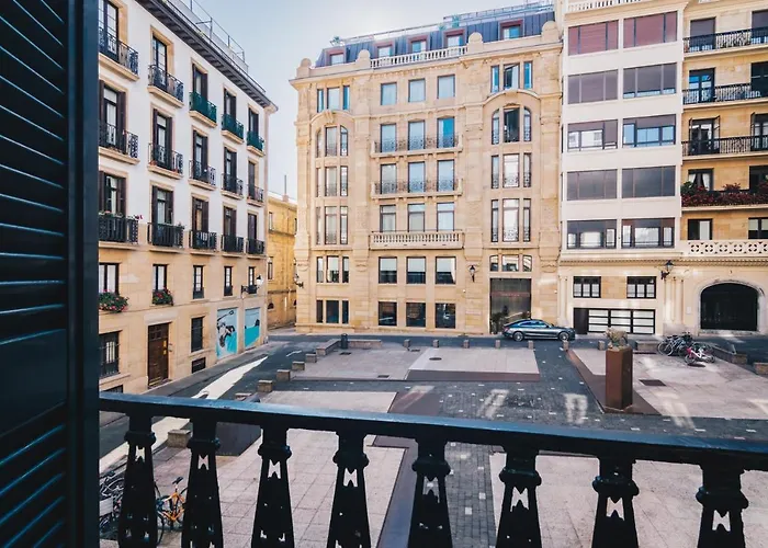 Daire Haizean By People *